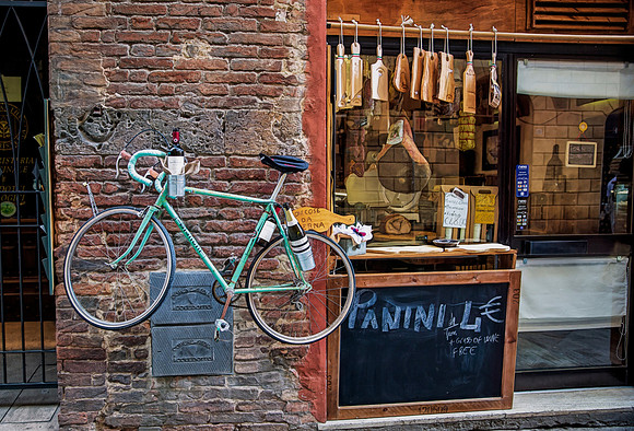 Siena Wine Delivery Shop